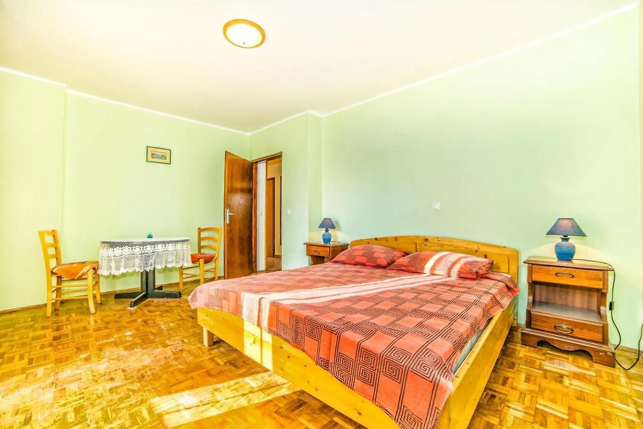 Apartment Belusic 1015 Fazana