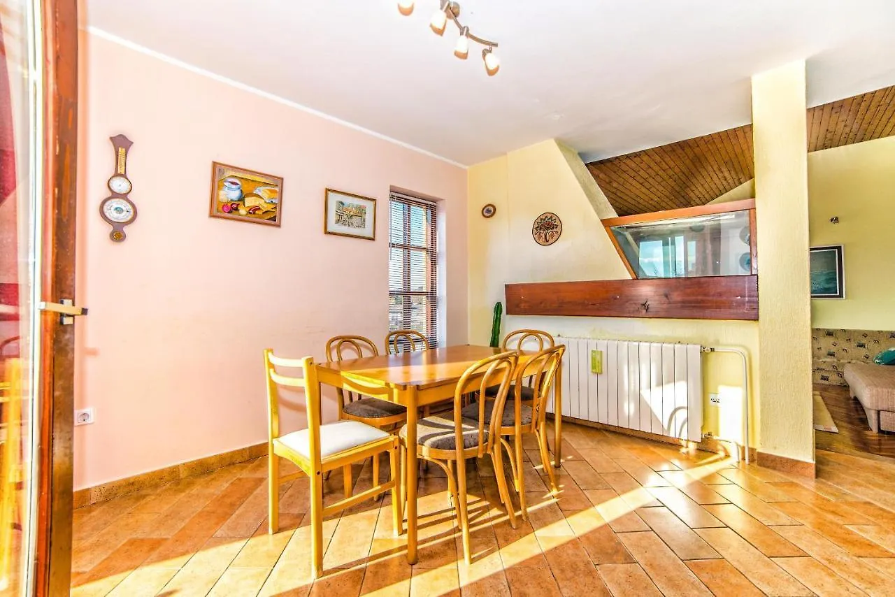 Apartment Belusic 1015 Fazana Croatia