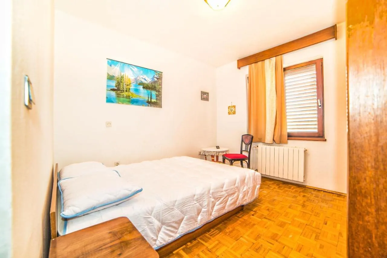 Apartment Belusic 1015 Fazana
